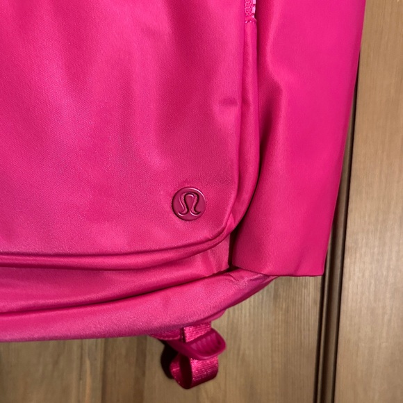 Lululemon Everywhere Backpack - Picture 2 of 7